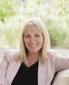 Sherry Bernes, Qualicum Beach, Real Estate Agent